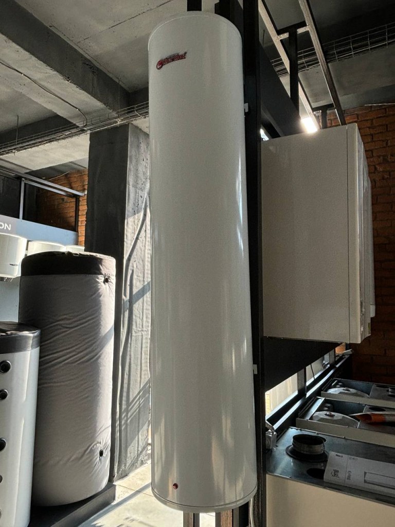 Користування гарячою водою незалежно від централізованого гарячого водопостачання: переваги та особливості бойлерів, а також місця, де можна їх придбати