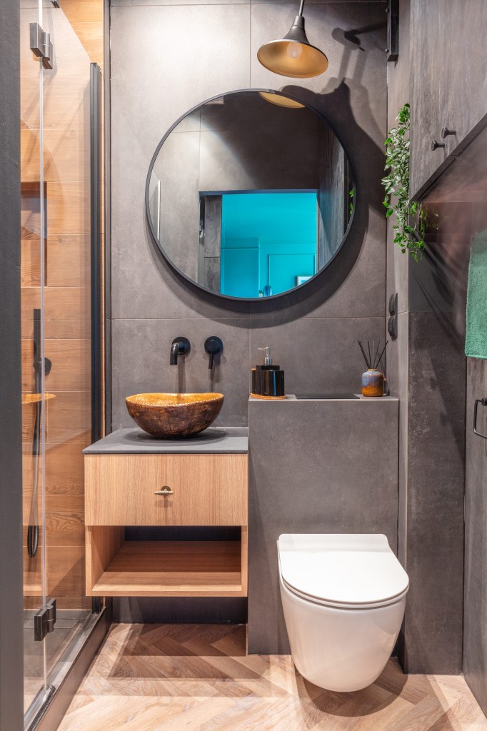 modern-small-bathroom-interior-design-2021-09-03-06-27-18-utc.jpeg